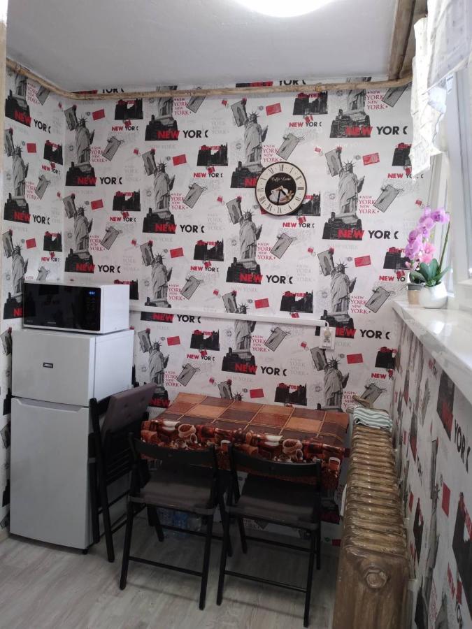 Downtown Apartment Mestecǎneşti Exterior foto